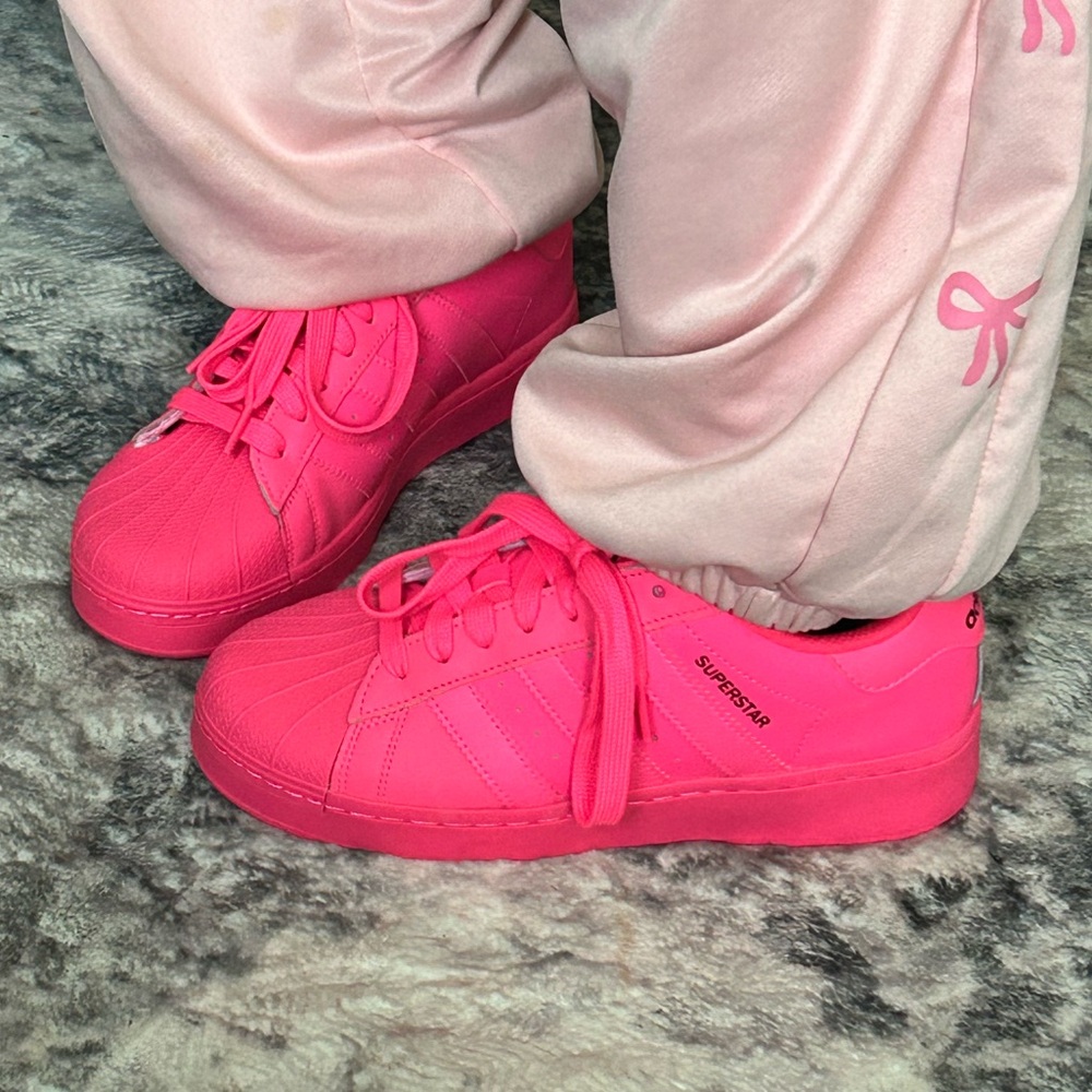 WOMEN’S ADIDAS SUPERSTAR SNEAKERS